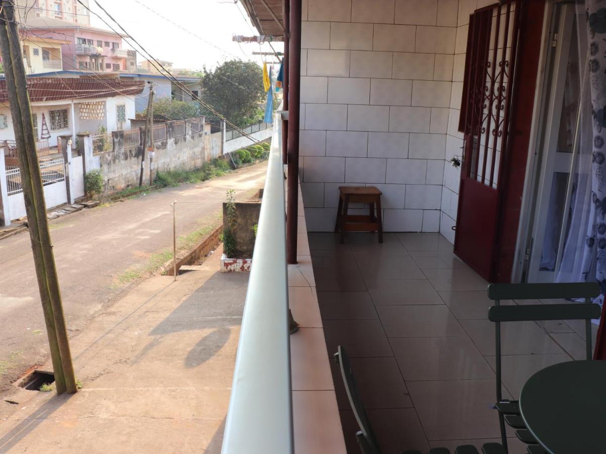 Grand Appartement A Essos Mobile Yaounde Exterior photo